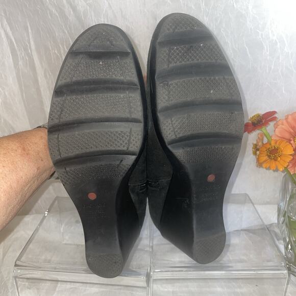 Blondo Liberata Black Suede Waterproof Wedge Ankle Boots Sz 8 Mid Heel Booties - Picture 10 of 13